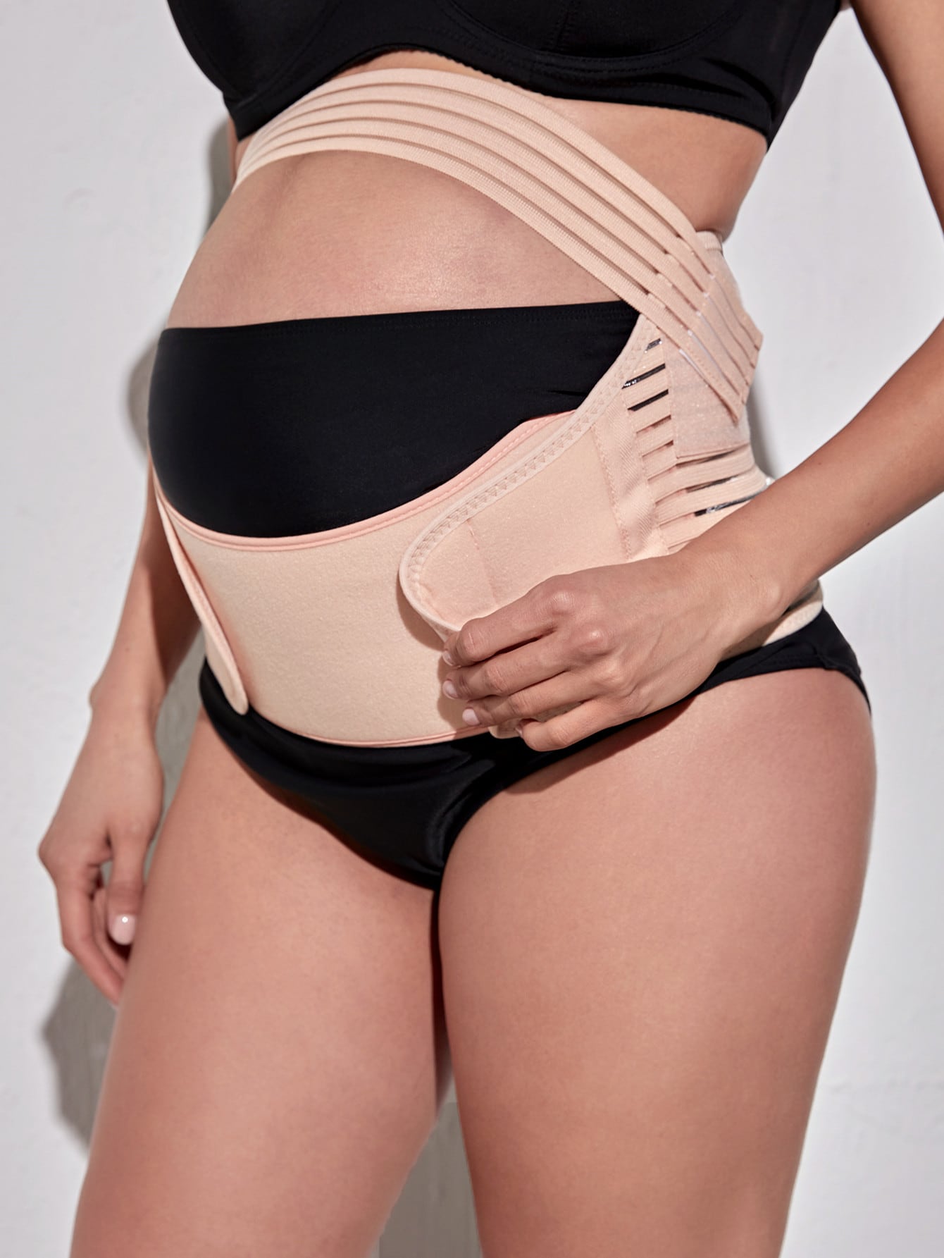 Tummy support for outlet pregnancy